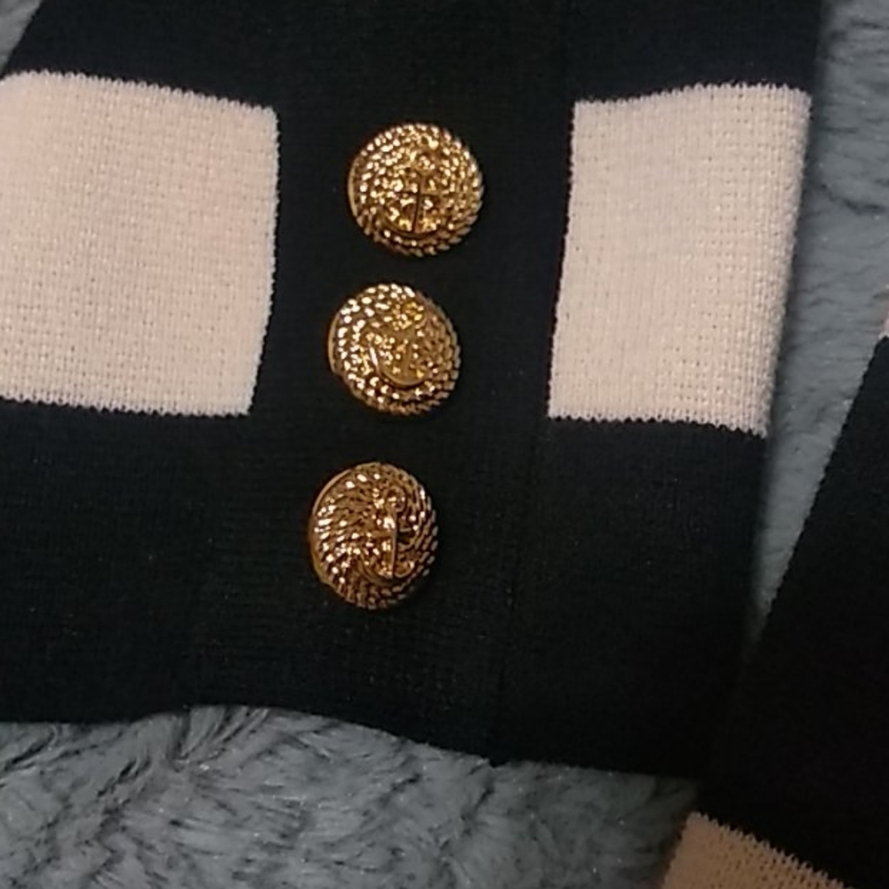 Sweater - Picture 4 of 7